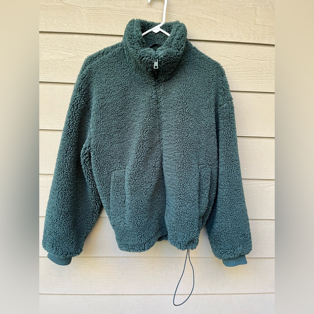 Levi’s Women’s Sherpa Fleece Jacket Zip Front EUC size small